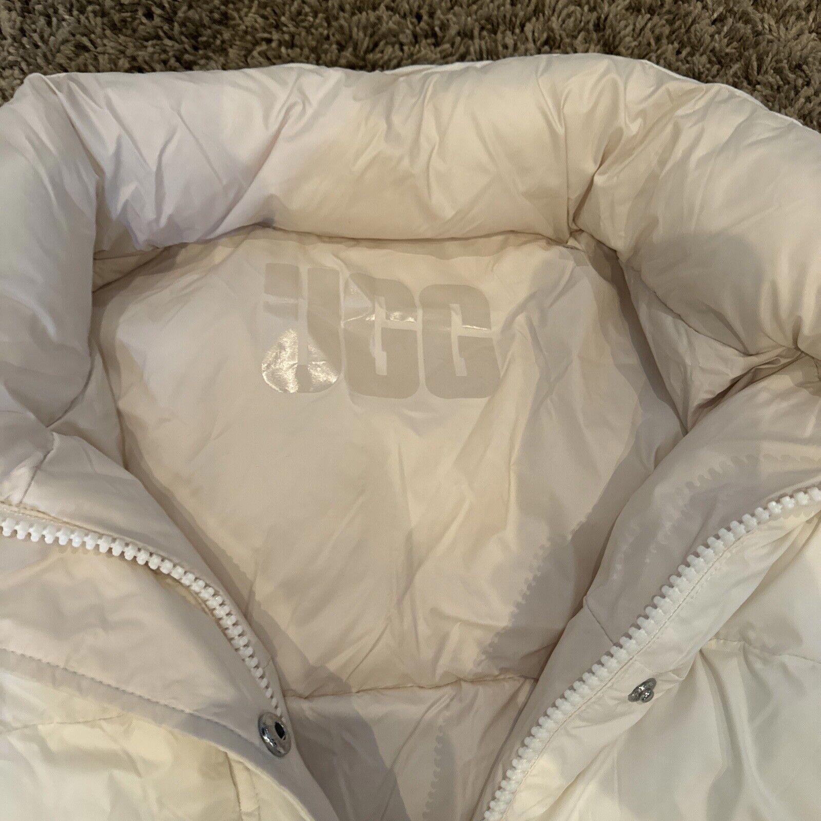 UGG Womens Sydnee Reversible Puffer Vest White/Cream Size-L