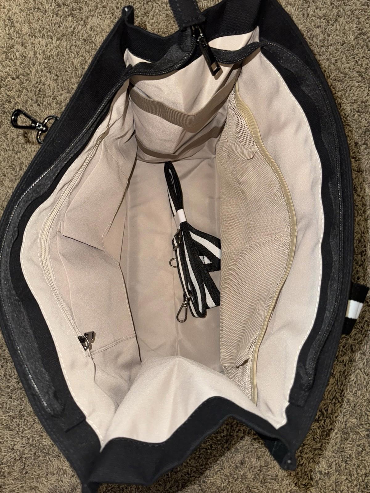 NEW Vaschy Pickleball Tote Bag Duffel BLACK Canvas WHITE trim Sold Out Online!