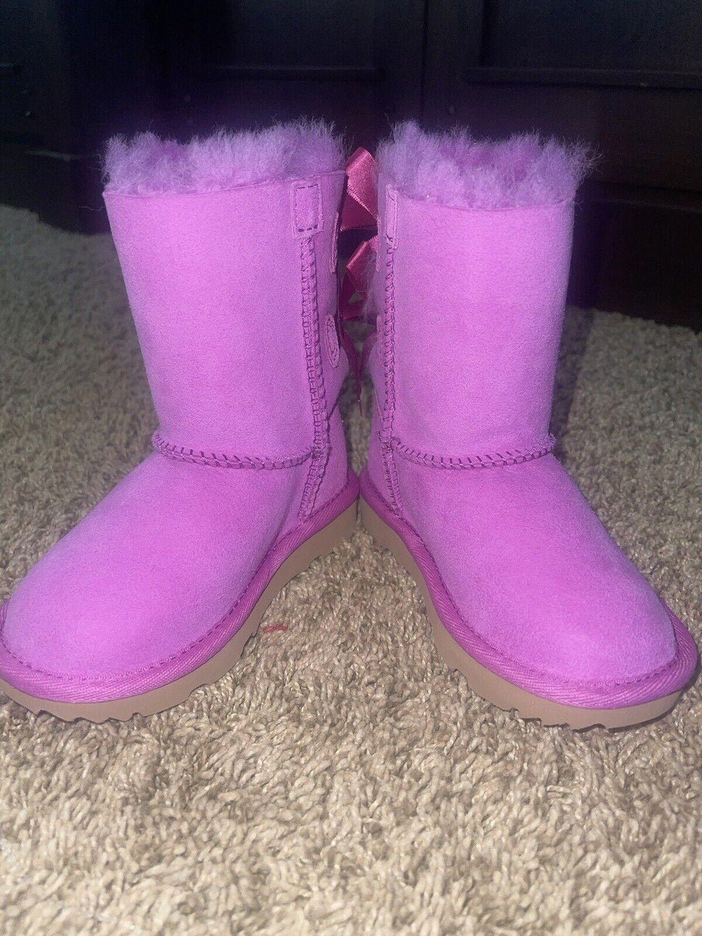UGG Girl's Toddler Bailey Bow Suede Shearling Boots Size 6