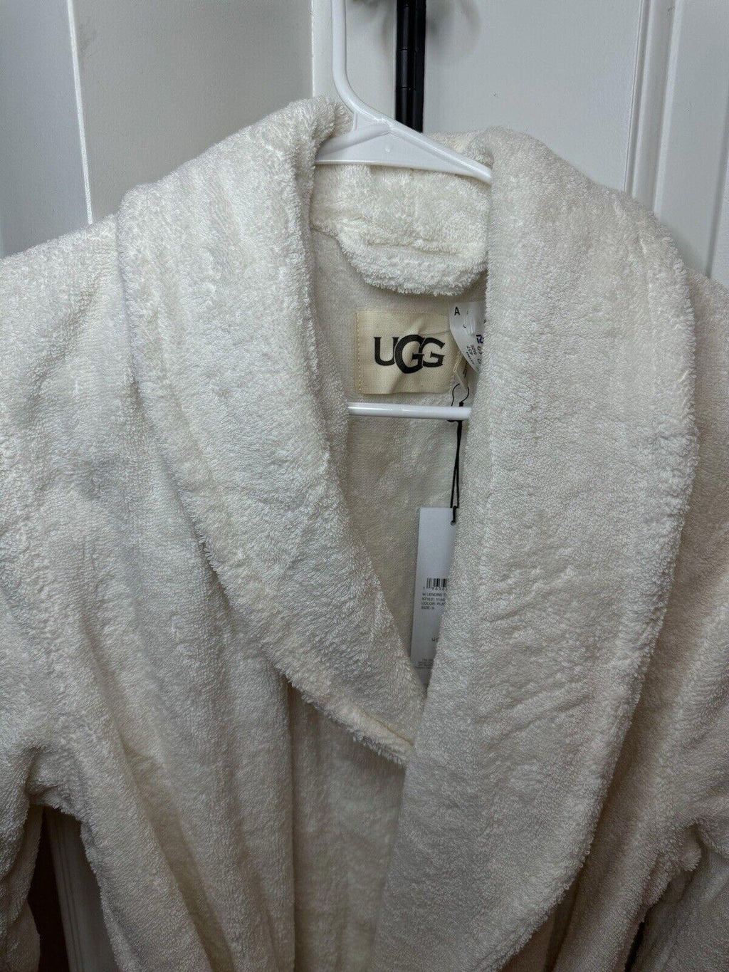 NEW UGG Women’s Lenore Terry Robe In Plaster color. NWT