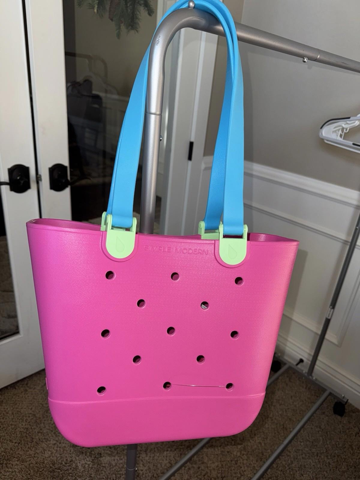 Medium Beach Bag | Waterproof Getaway Rubber Tote with Zipper Pocket for Travel