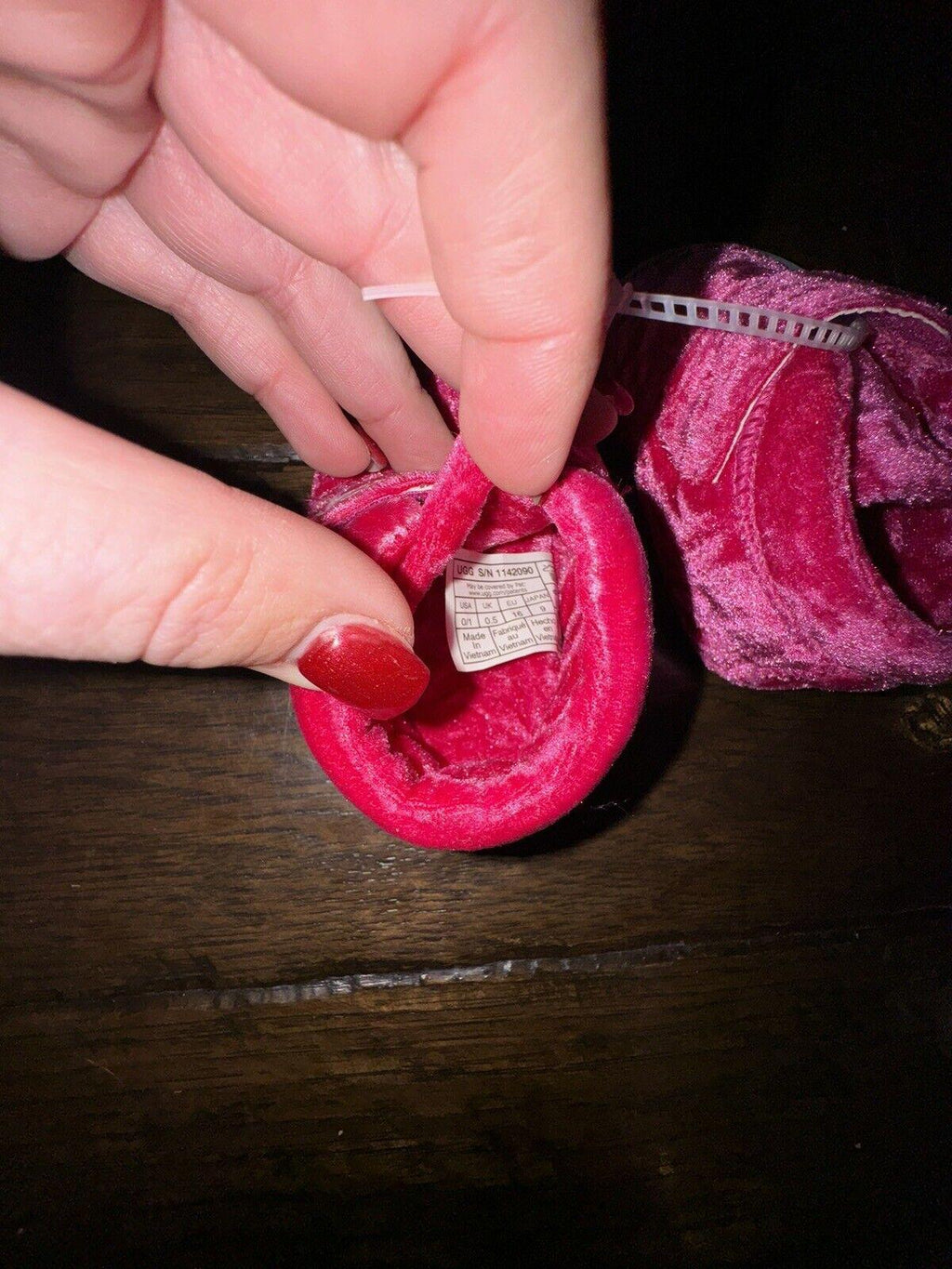 UGG BABY SIZE 0/1 OR 04/05 INFANT RASPBERRY SORBET BOOTIE