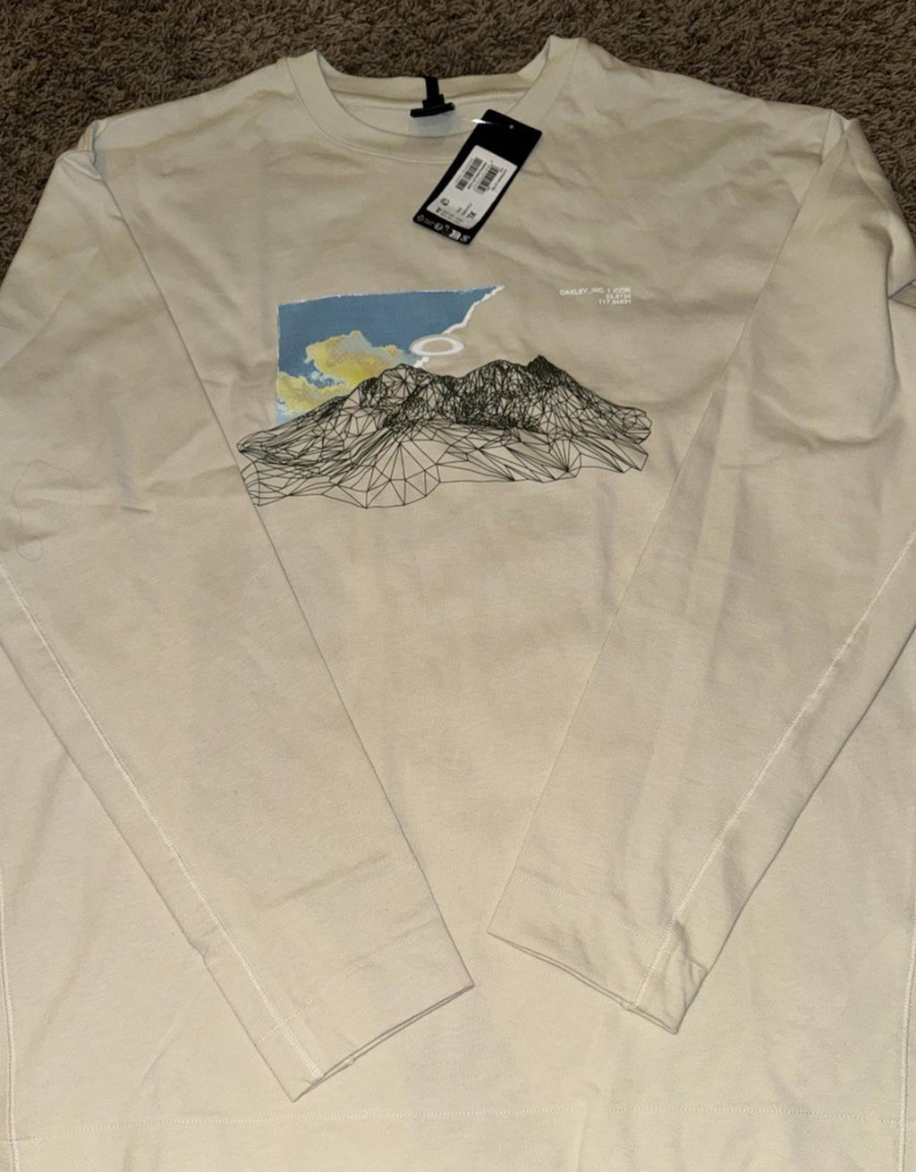 NEW Oakley Outdoor long-sleeve tee In mist color XL. MSRP $50 NWT