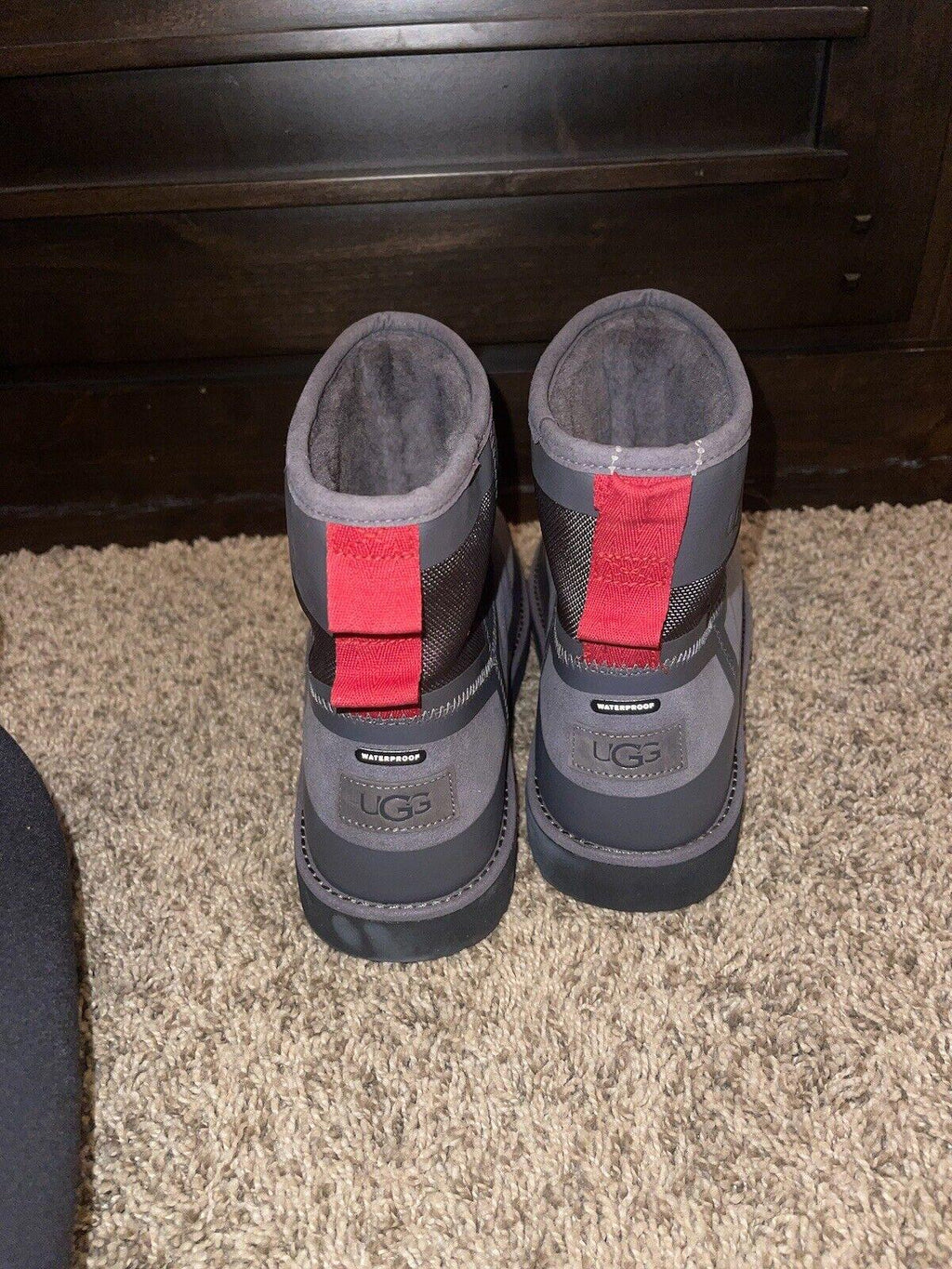NEW UGG MENS CLASSIC MINI URBAN TECH WP CHARCOAL BOOTS US 8