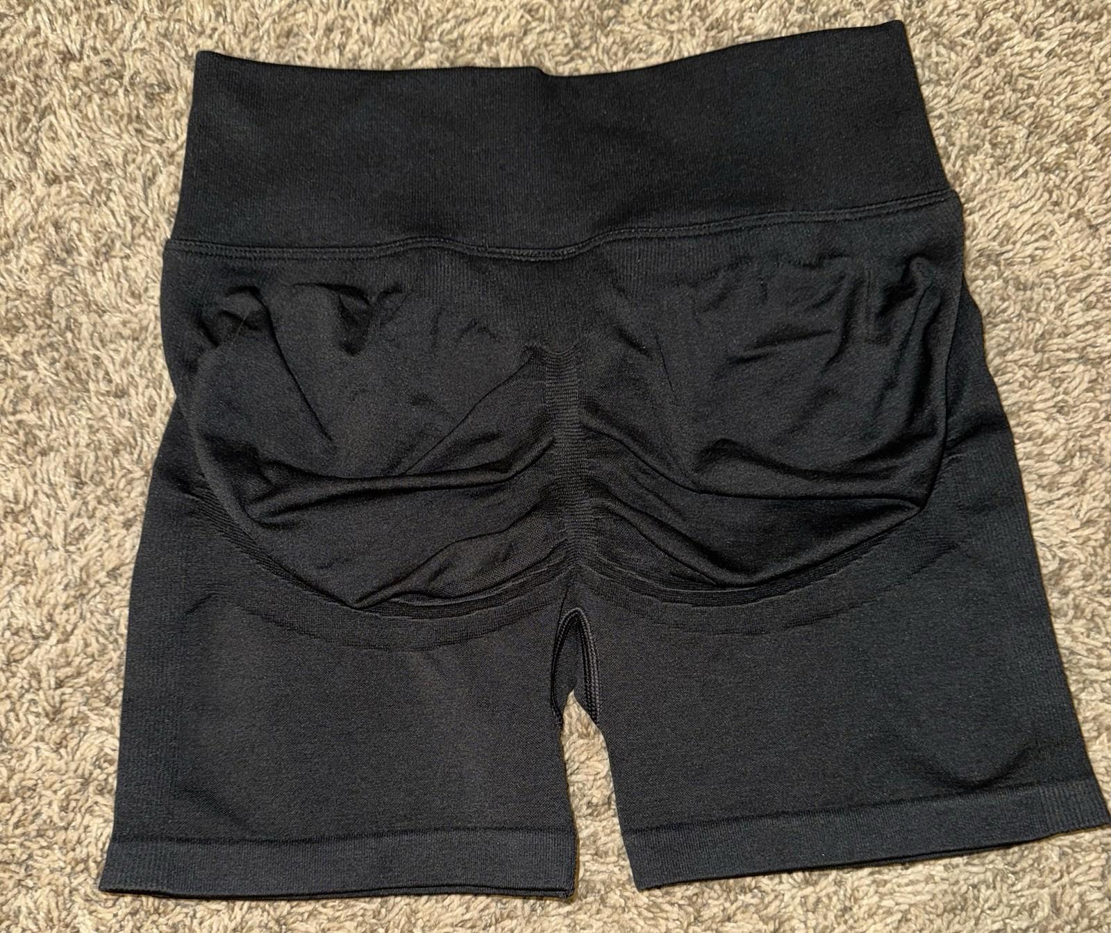 Gymshark Womens Seamless Compression Shorts Black LG NEW Scrunch Butt NWOT