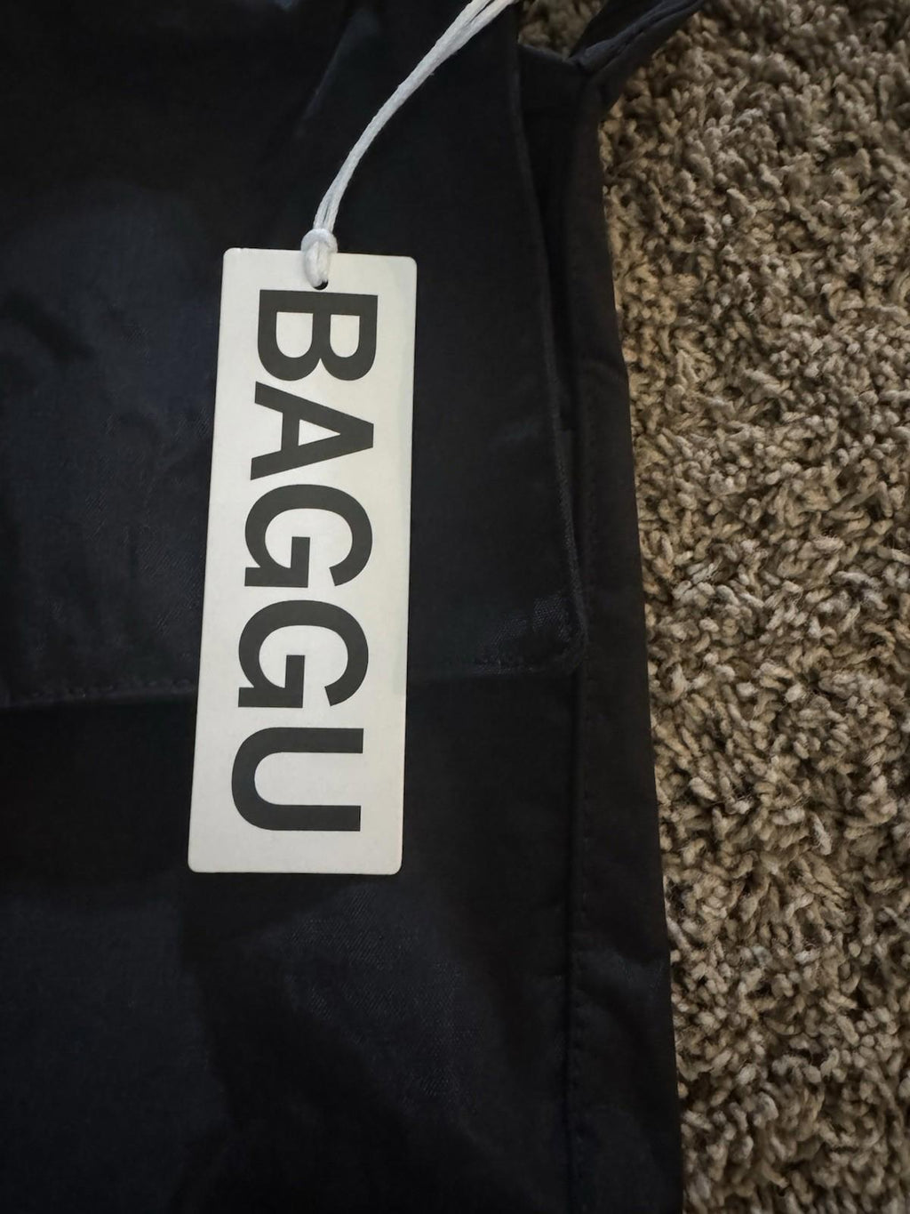 NWT BAGGU Black Messenger Bag: NEW! Sold out online!
