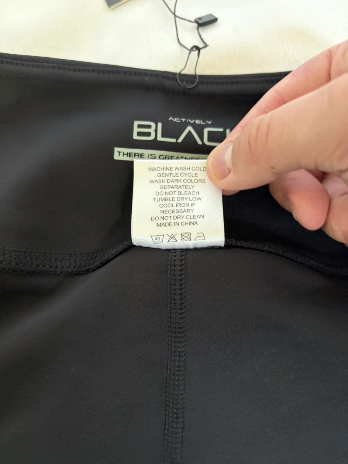 NEW - ACTIVELY BLACK womens bike shorts size SM black stretch gym active NWT