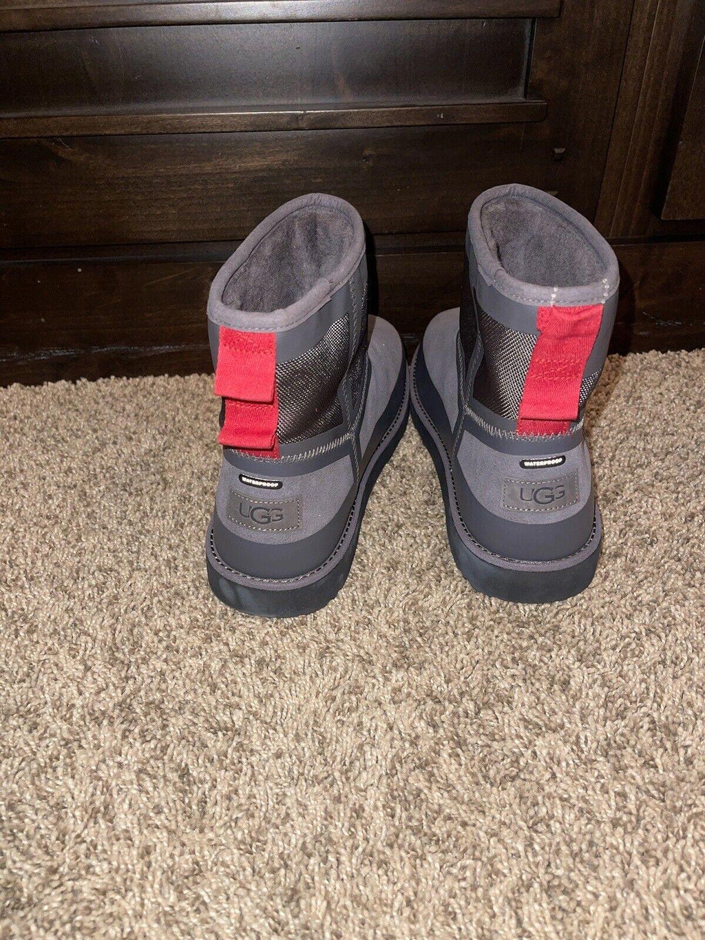 NEW UGG MENS CLASSIC MINI URBAN TECH WP CHARCOAL BOOTS US 8