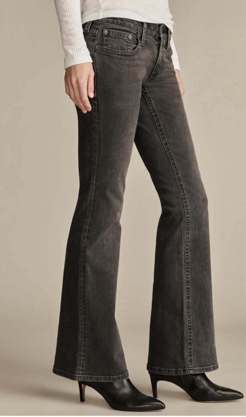 NEW  Lucky Brand Low Rise Flare jeans in a Phantom wash, size 4/27 R NWT