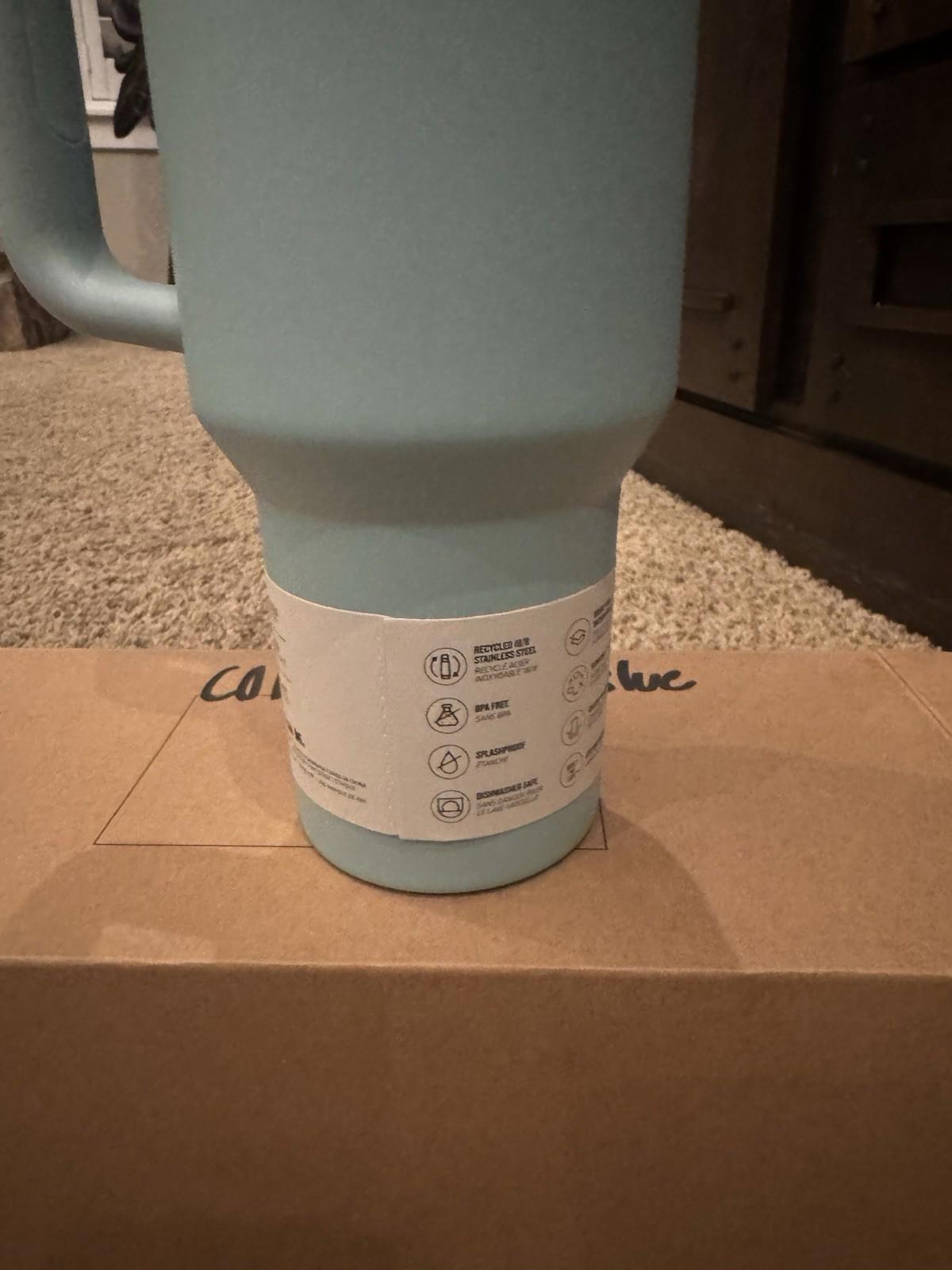 STANLEY The Flowstate Quencher H2.0 Tumbler 40 oz Seafoam NEW! Sold out color!