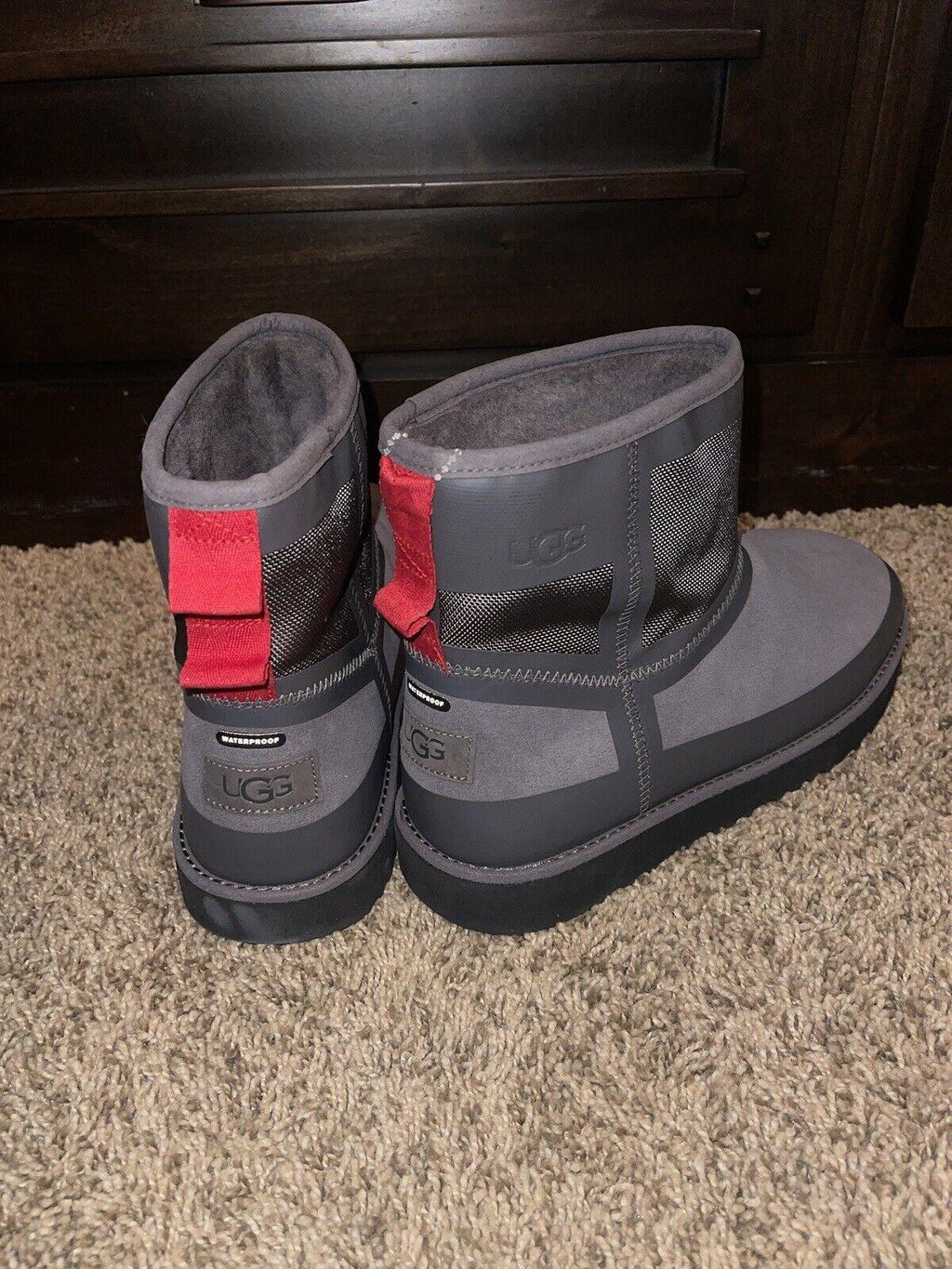 NEW UGG MENS CLASSIC MINI URBAN TECH WP CHARCOAL BOOTS US 8