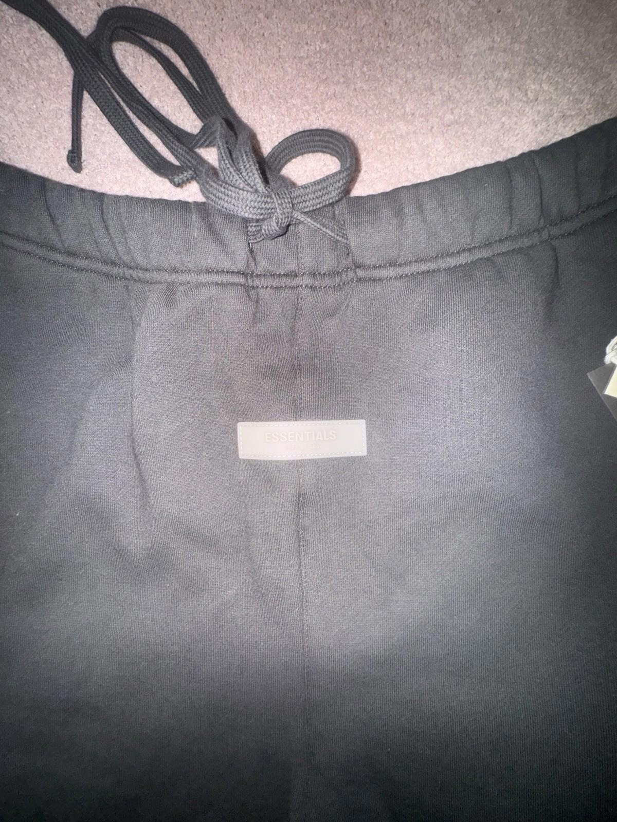 NWT FOG Fear of God Essentials 1977 Tapered Joggers Sweatpants Size XSmall Iron