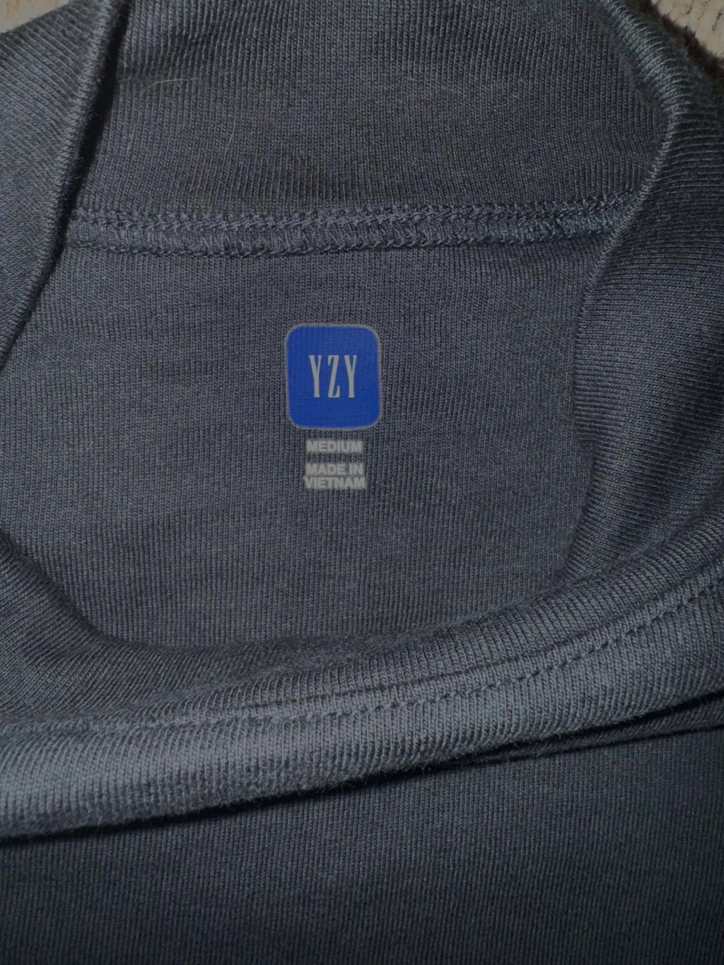 NEW Yeezy x GAP Dove No Seam Short Sleeve Size Men’s XL NWOT