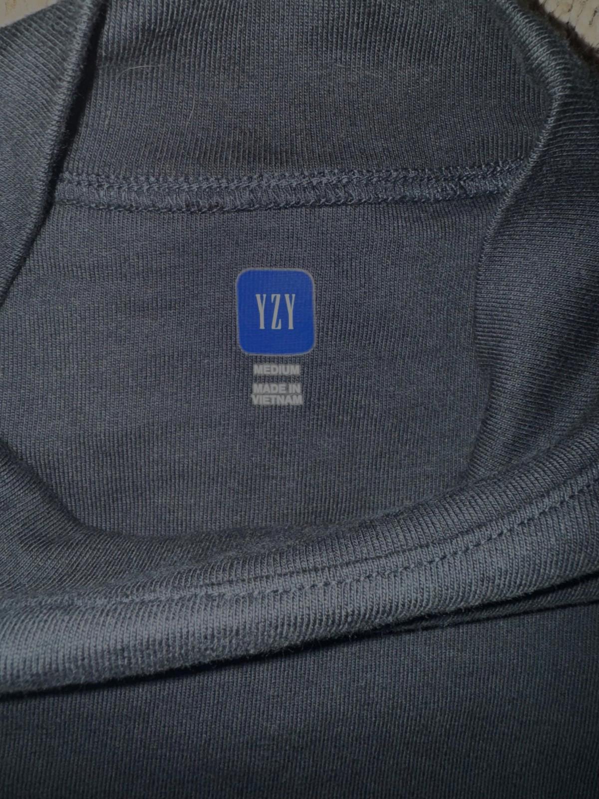NEW Yeezy x GAP Dove No Seam Short Sleeve Size Men’s XL NWOT