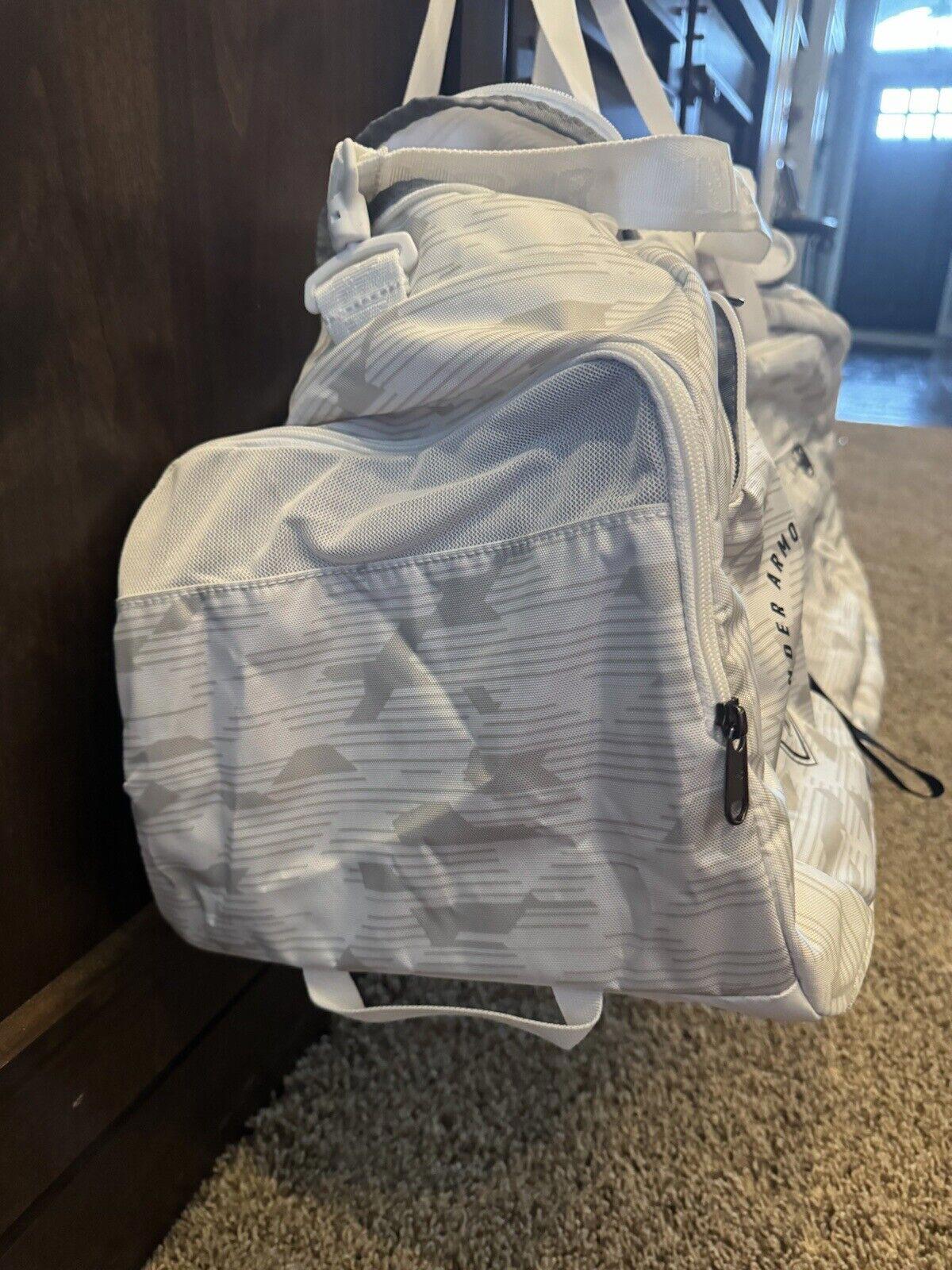 Under Armour Association UAA Basketball Duffle Bag w Pockets