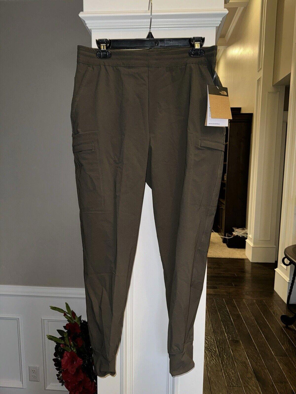 NWT The North Face Women Taupe Green Laterra Jogger Pants MD