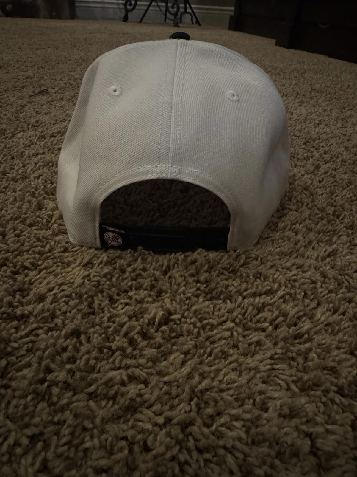 New Era 9fifty White New York Yankees Hat Cap Big Logo Embroidered Logo SnapBack