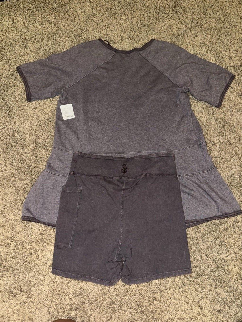 NWT Free People FP Movement I Elements Set in Gravel Size LG lounge Sold Out NEW
