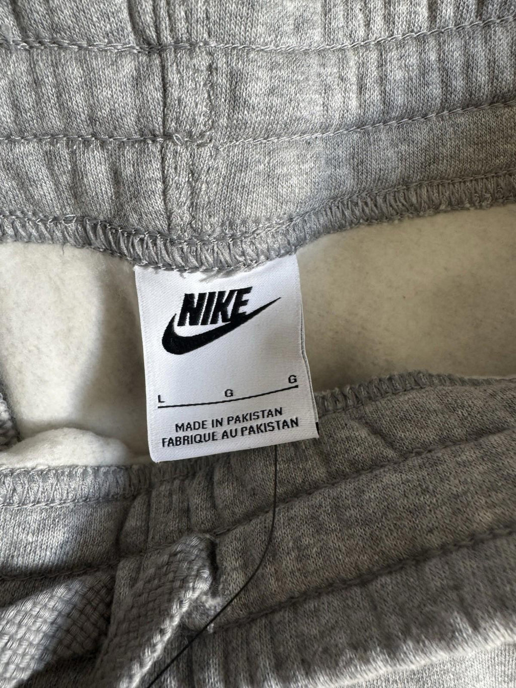 NIKE FLEECE PANTS MENS SZ L GRAY STANDARD FIT TAPER 716830-063 NWT BELOW RETAIL