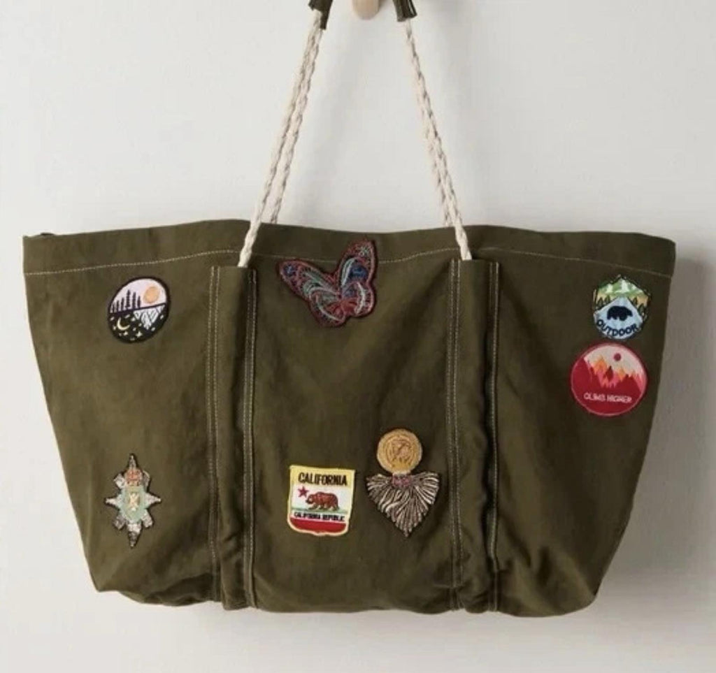 NEW FREE PEOPLE SEA SERPENT GREEN BEEN THERE BADGE PATCHES CANVAS TOTE BAG