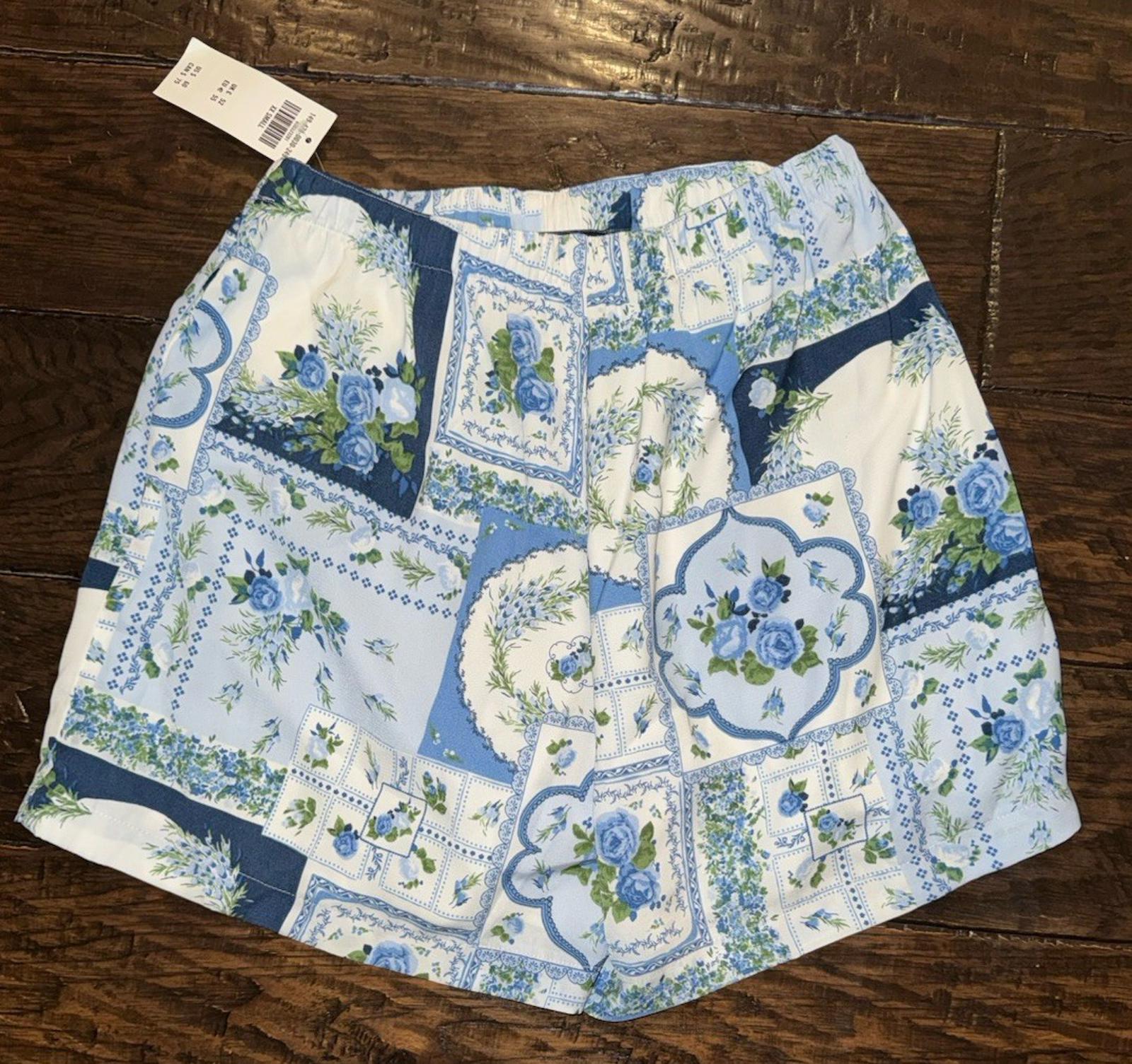 NEW Abercrombie & Fitch Blue Faux Silk Pull-On Short Blue floral- Size XXS