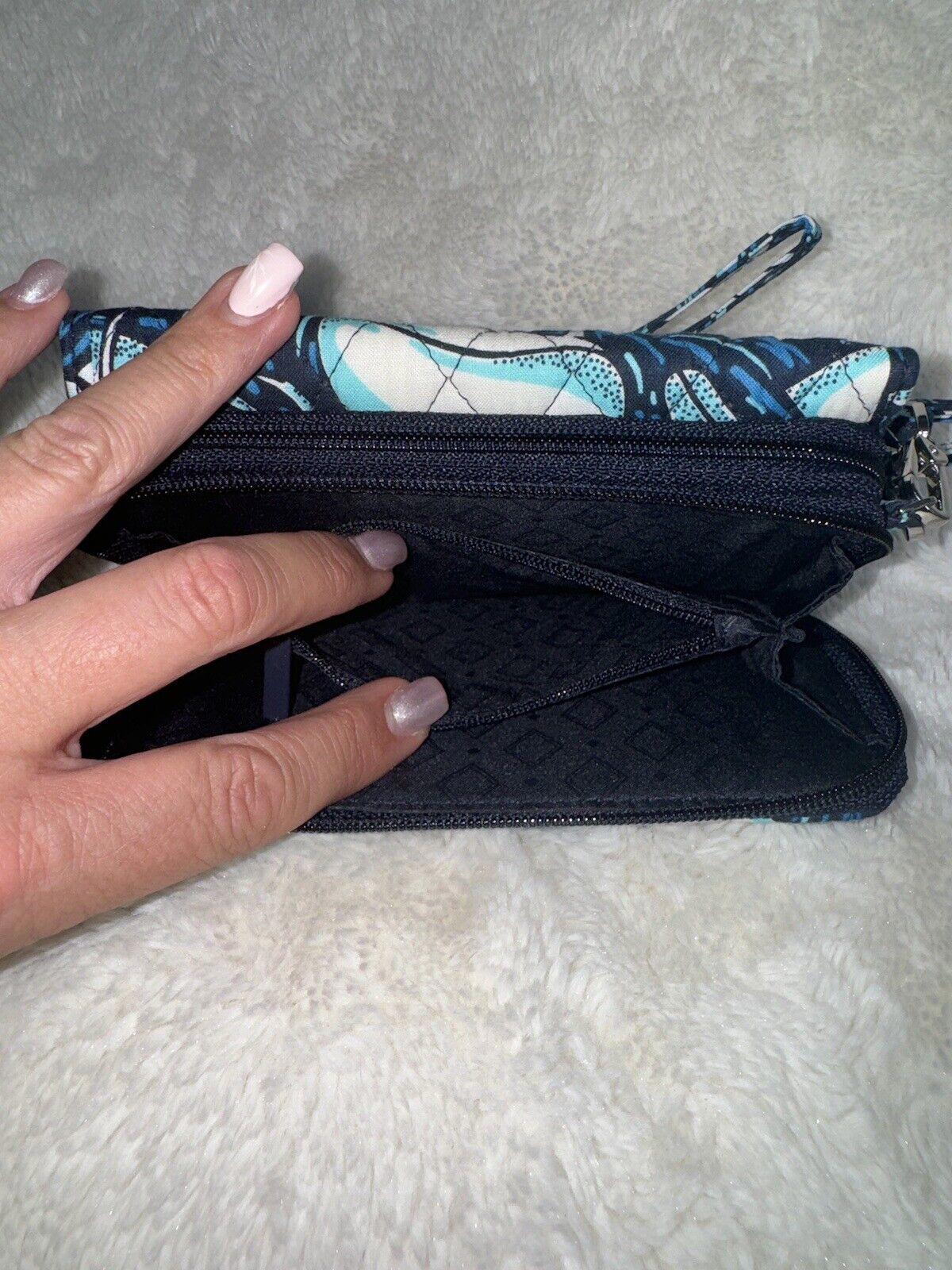 Vera Bradley RFID 3 in 1 Crossbody In Shore Enough NWOT