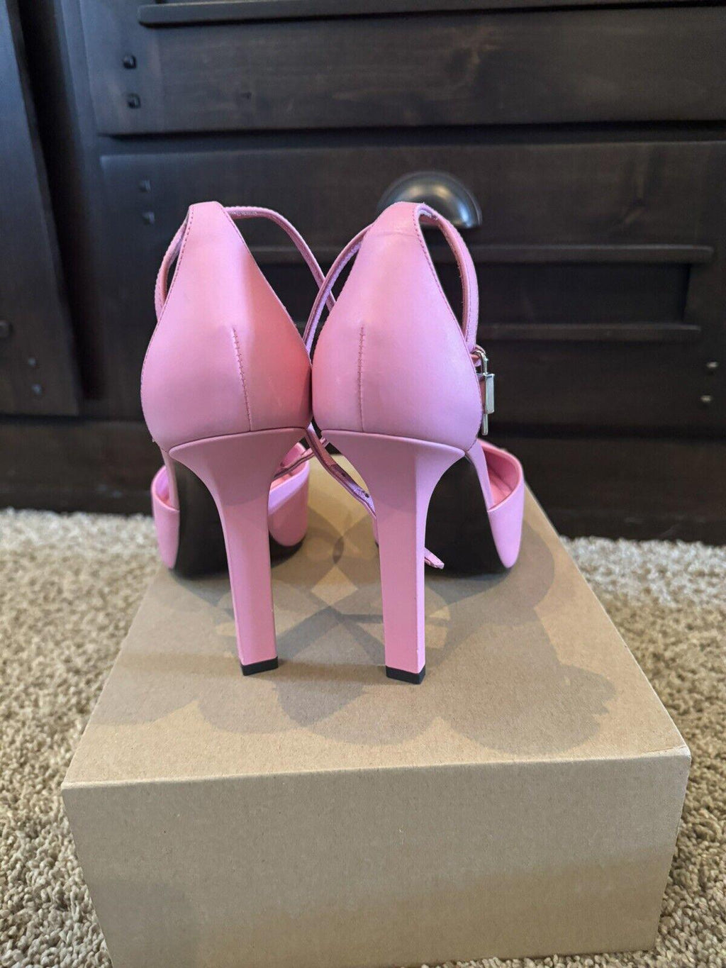 Givenchy G-Lock Platform Pumps in Leather Pink  Sz. 40 EU (9.5 US, 7 UK) NEW