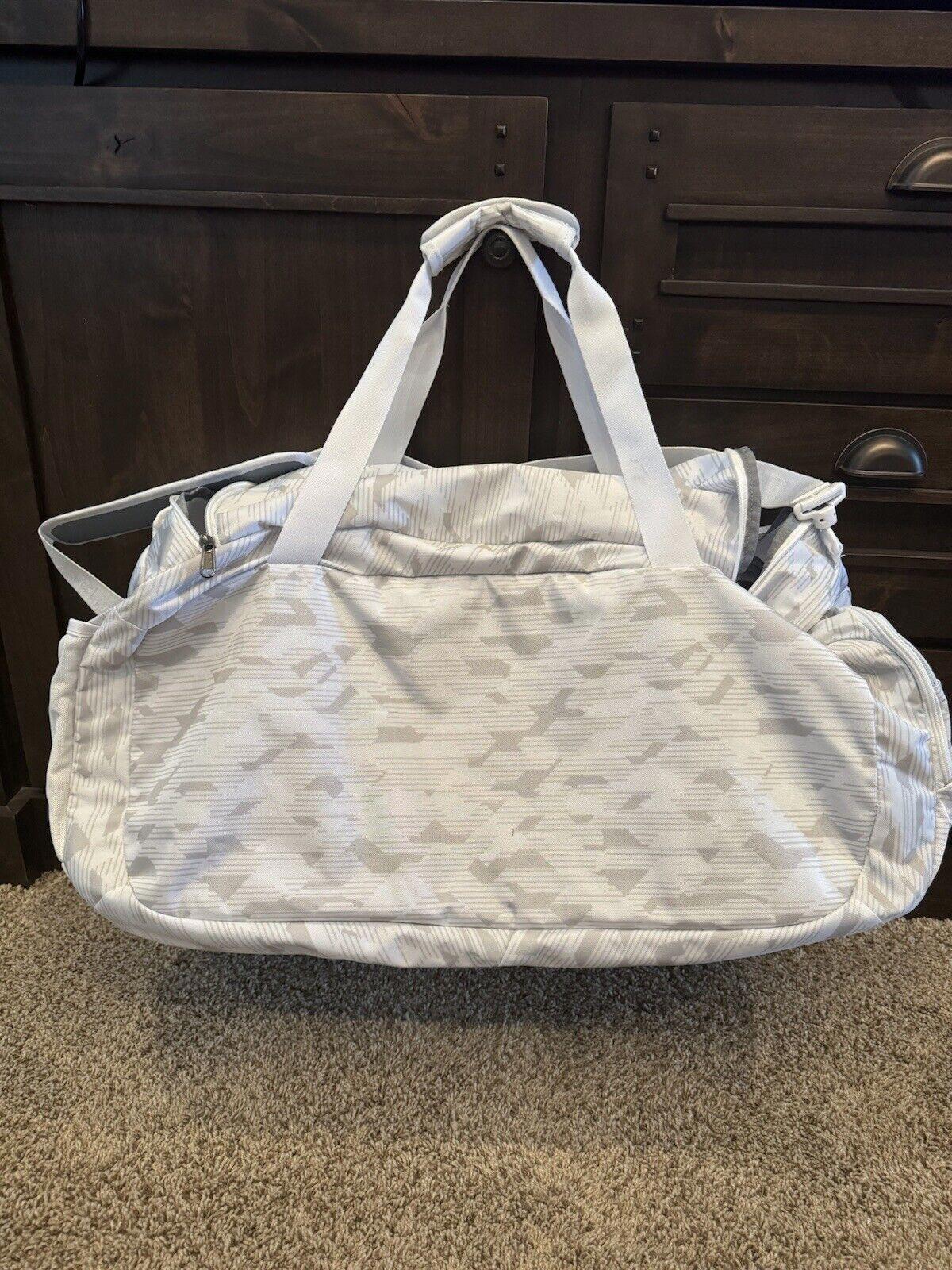 Under Armour Association UAA Basketball Duffle Bag w Pockets