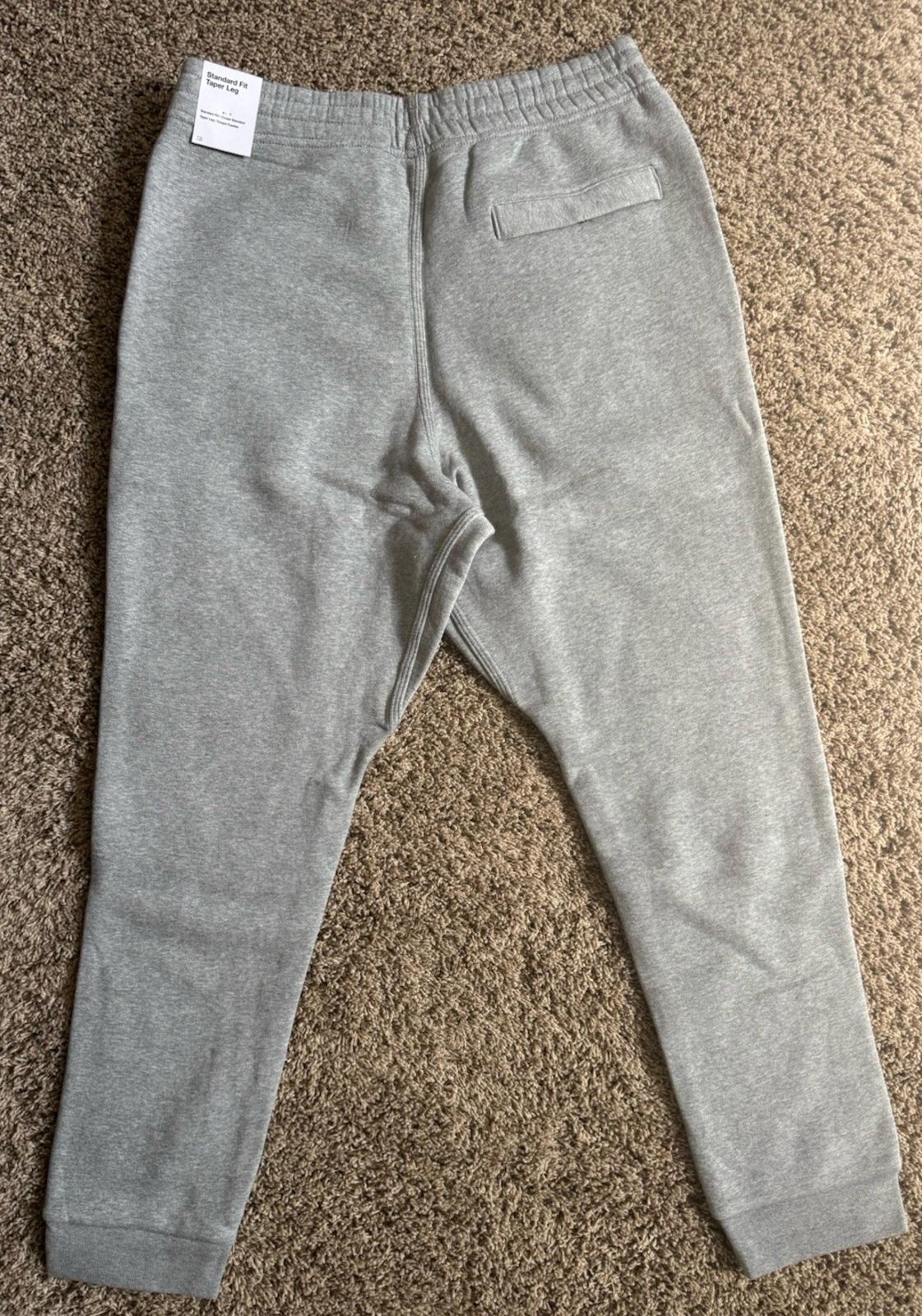 NIKE FLEECE PANTS MENS SZ L GRAY STANDARD FIT TAPER 716830-063 NWT BELOW RETAIL
