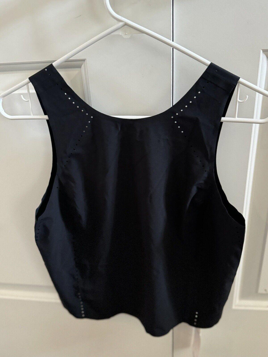 ATHLETA TERRA CROP TANK IN BLACK  SIZE X-SMALL NEW
