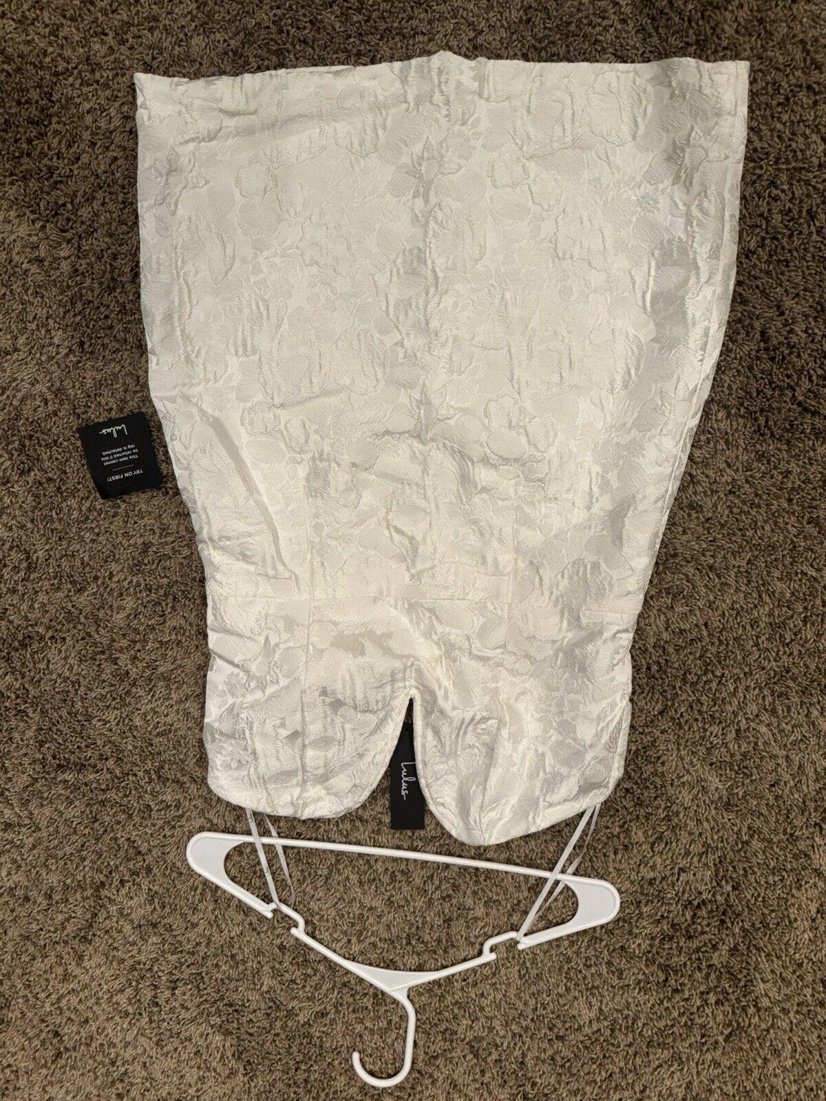 Lulu’s White Floral Jacquard Strapless Mini Dress Large. NWT