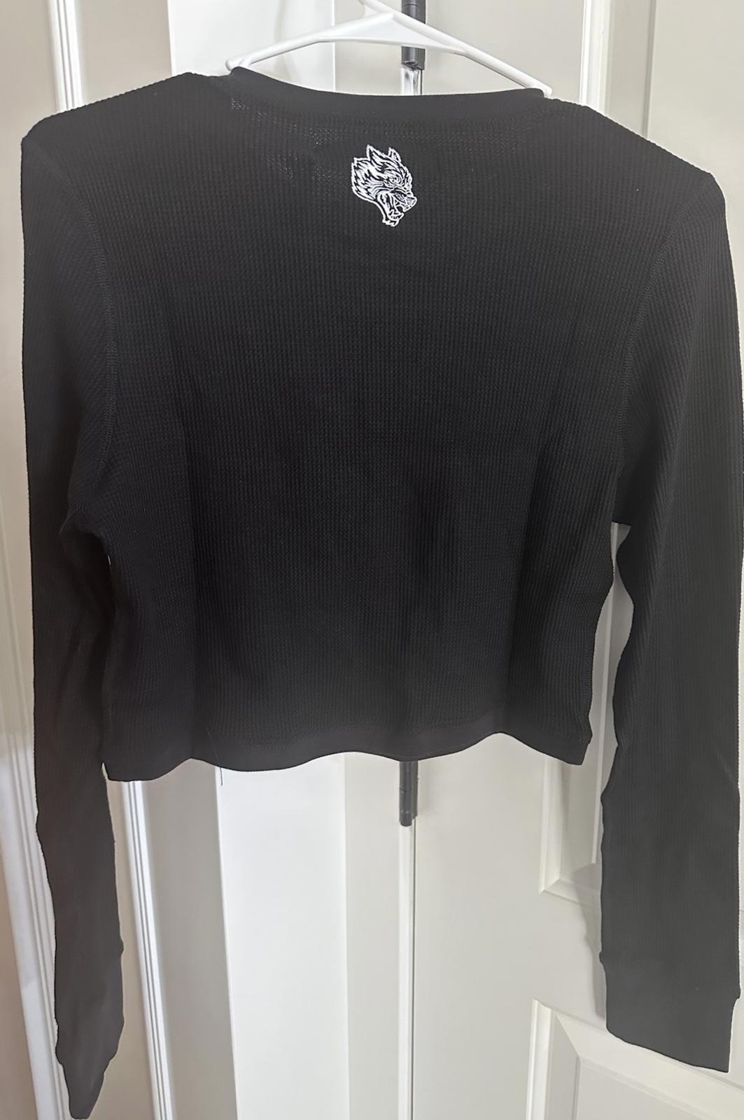 DARC SPORT Thermal LS WOLVES WOMENS CROP PULL OVER Size L RARE 374 of 1000 NEW