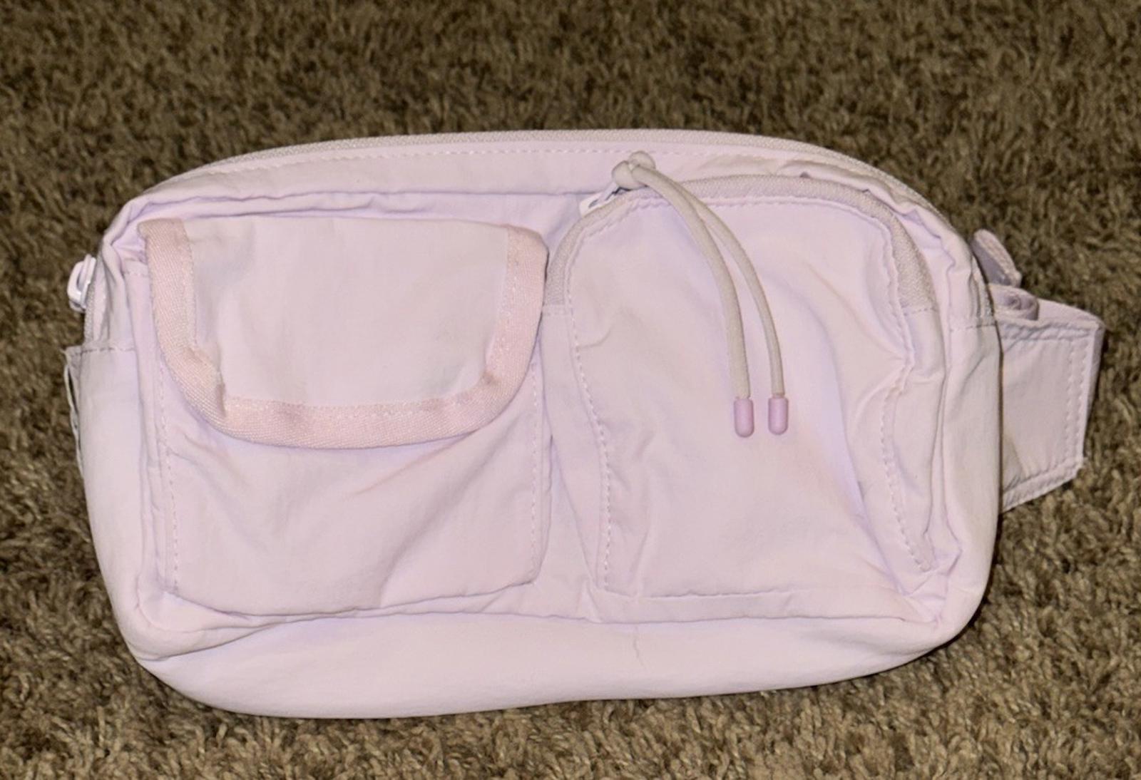 GymShark Pink Pleat Sling bag. NEW. Sold out. Small purse. Cute fun gym fitness