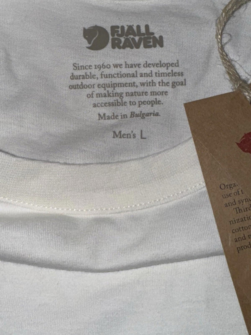 NEW! Limited Edition RARE Fjallraven Logo Pocket T-Shirt Of-White Large NEW