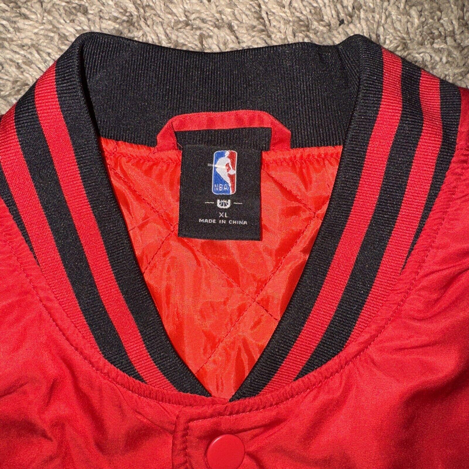 Vintage Chicago Bulls Jacket NBA Officially Licensed. NWT