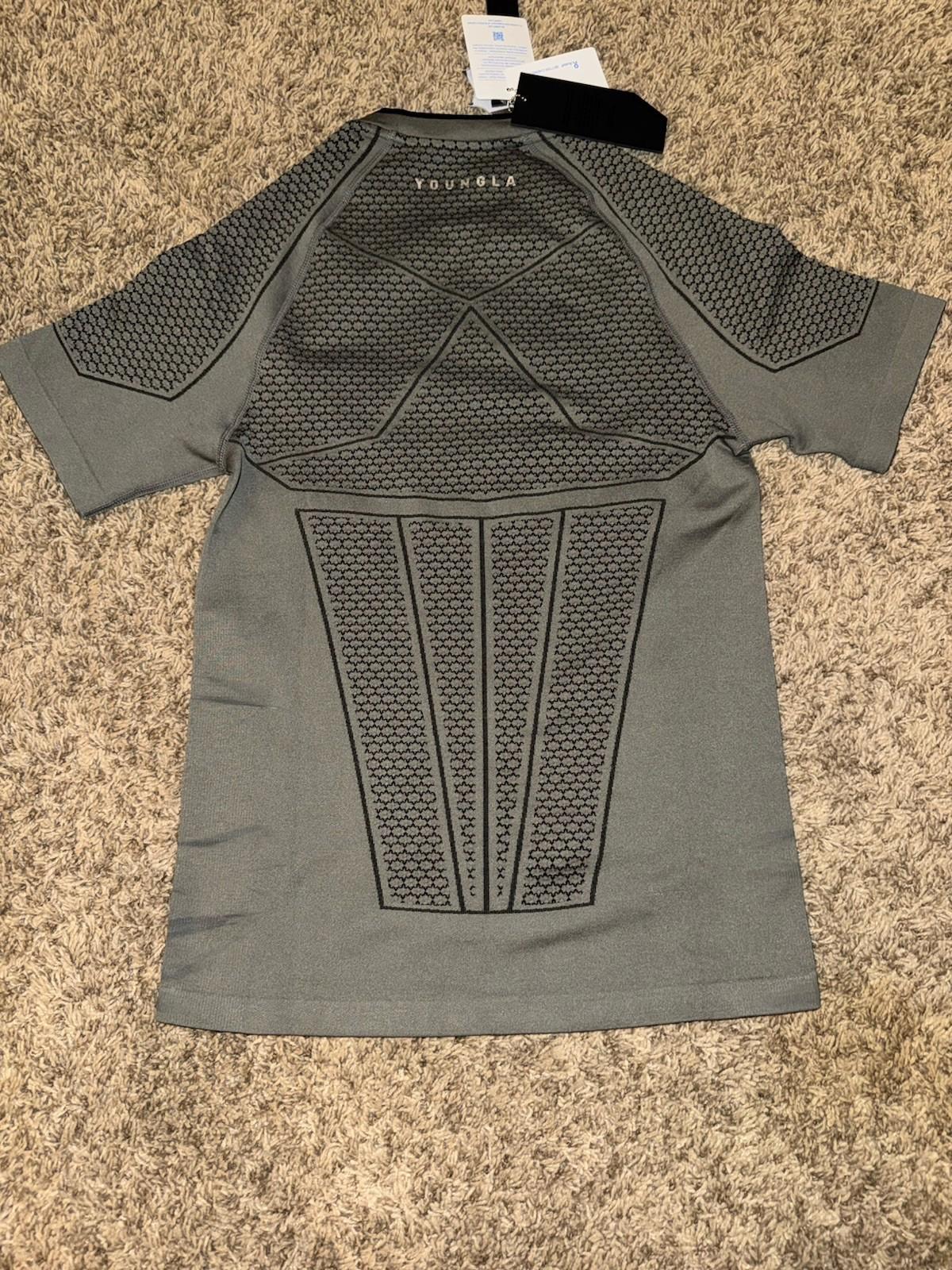 NEW YOUNG LA BATMAN COMPRESSION Gray SIZE MEDIUM (SOLD OUT) NWT