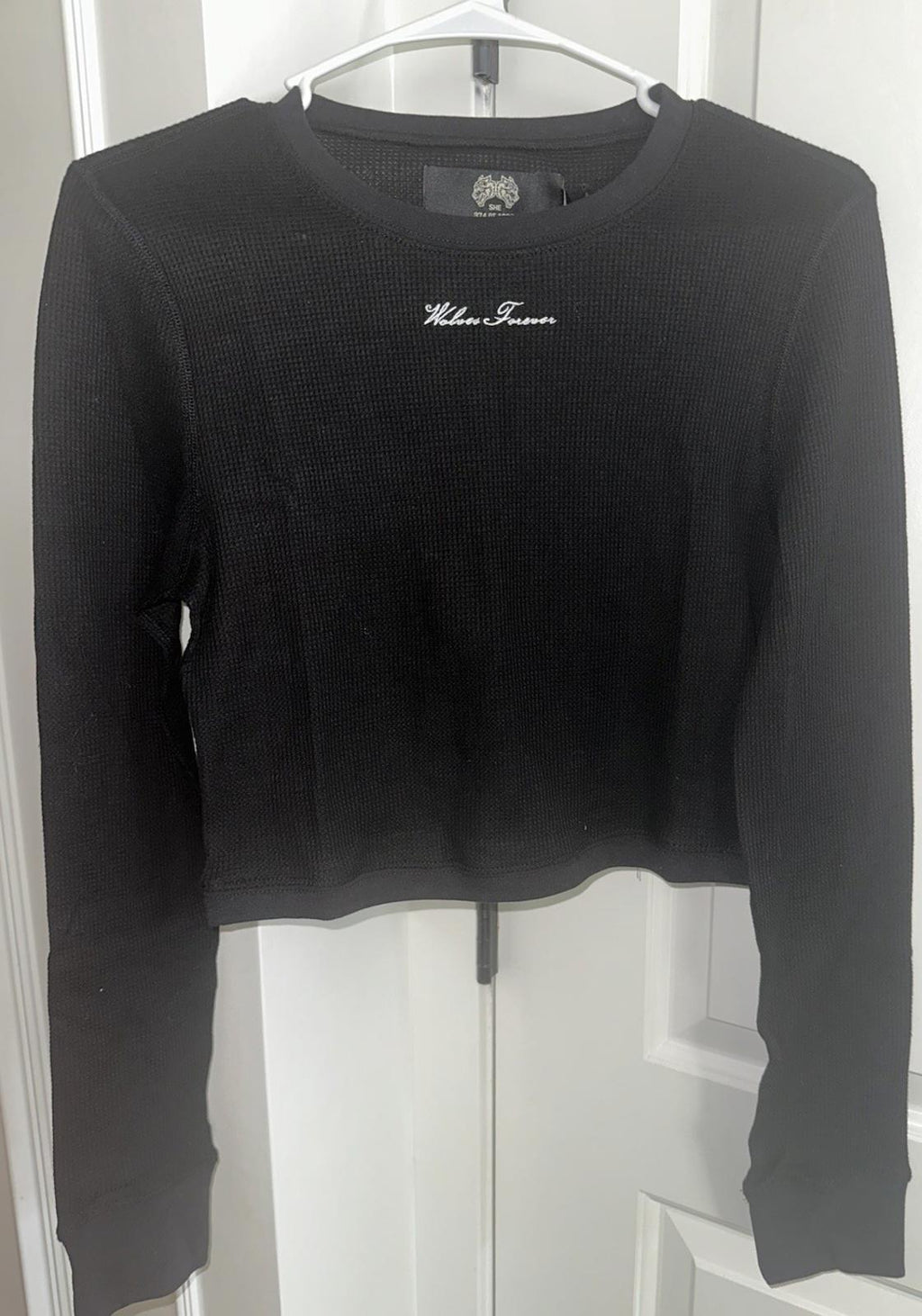 DARC SPORT Thermal LS WOLVES WOMENS CROP PULL OVER Size L RARE 374 of 1000 NEW